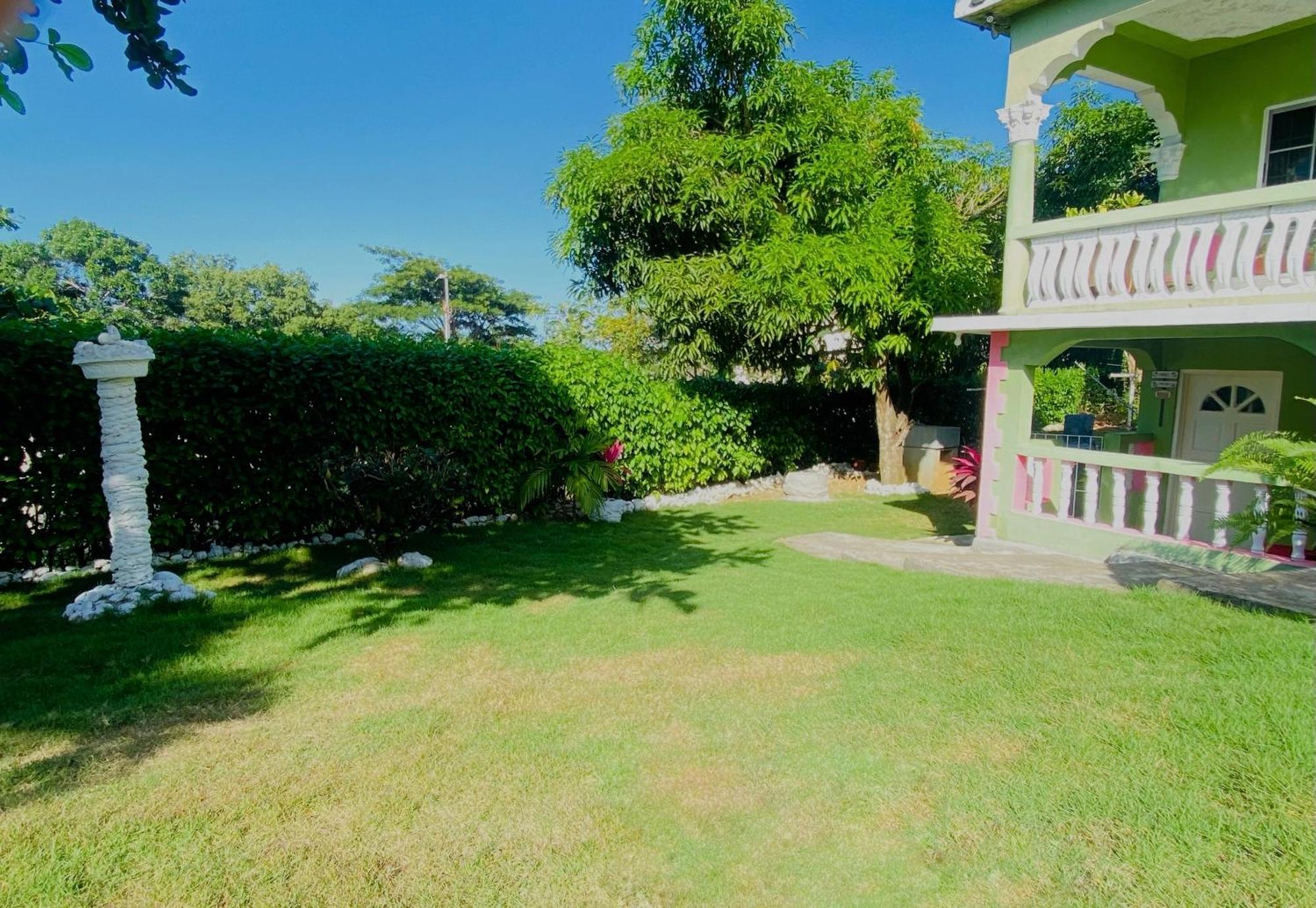 אוצ'ו ריוס Cindy'S Garden Stay מראה חיצוני תמונה