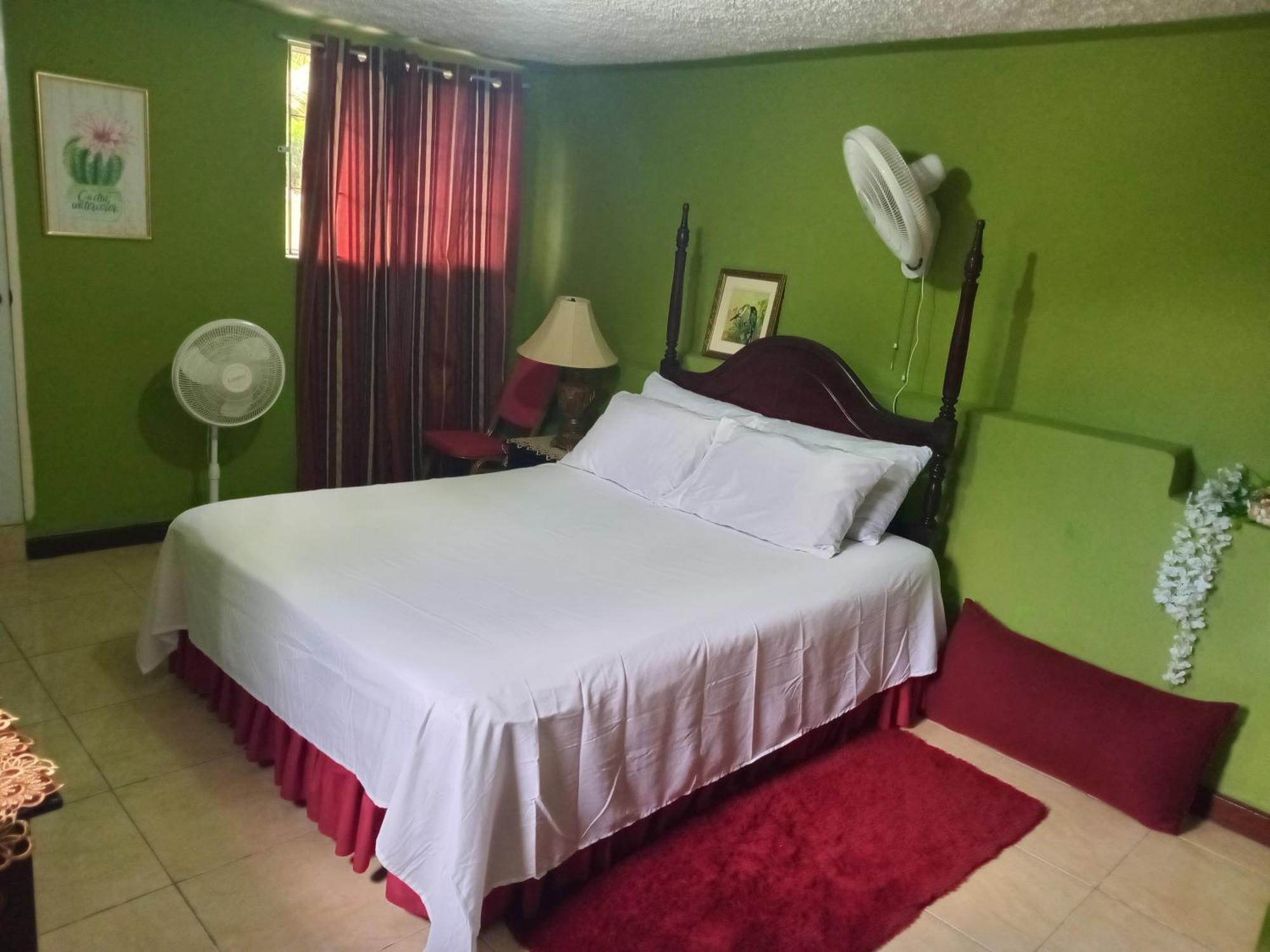 אוצ'ו ריוס Cindy'S Garden Stay מראה חיצוני תמונה